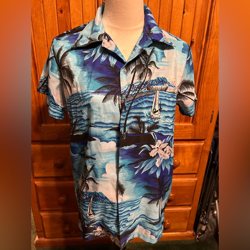 Hawaiian flowered blue shirt size small